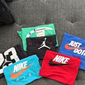 Nike Tees - Size Small 6 tee Bundle